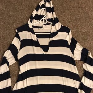 Striped pull over sweater. Thin and lightweight
